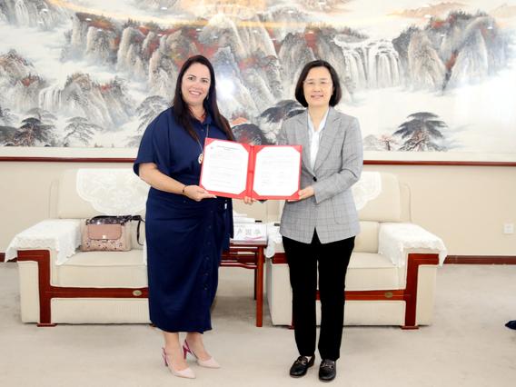 Una delegación de la Universidad de Ciencias Médicas de La Habana, Cuba visitó la Segunda Universidad Médica de Shandong